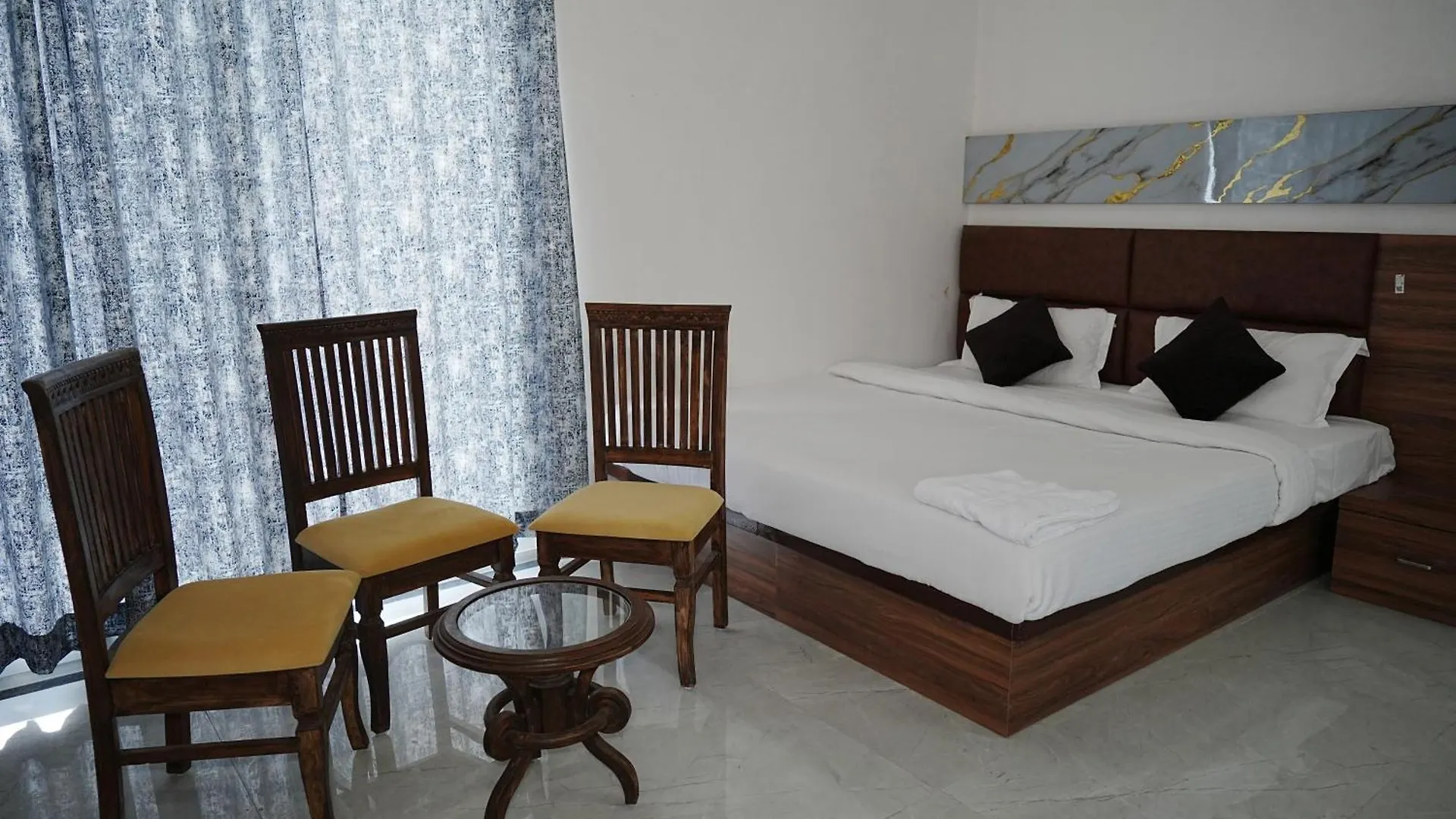 Hotel Parmanand Garden Удайпур 2*,  Индия