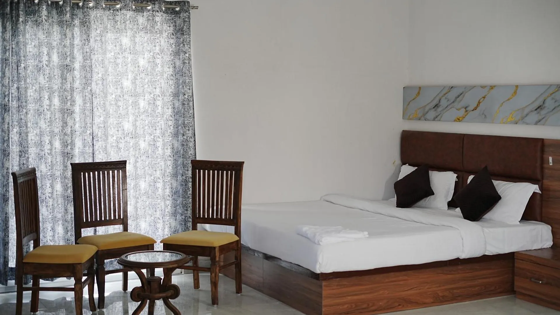 Hotel Parmanand Garden Udaipur